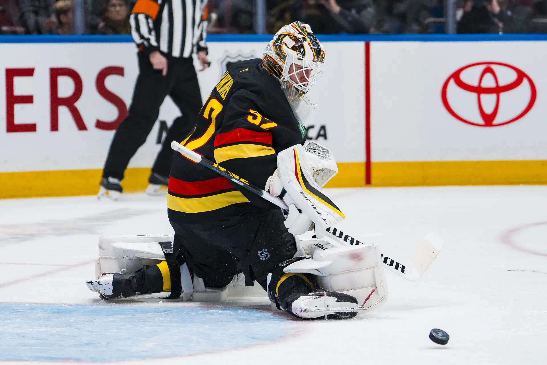 Kevin Lankinen provided stability while Demko was on the shelf this past season - Source: Imagn