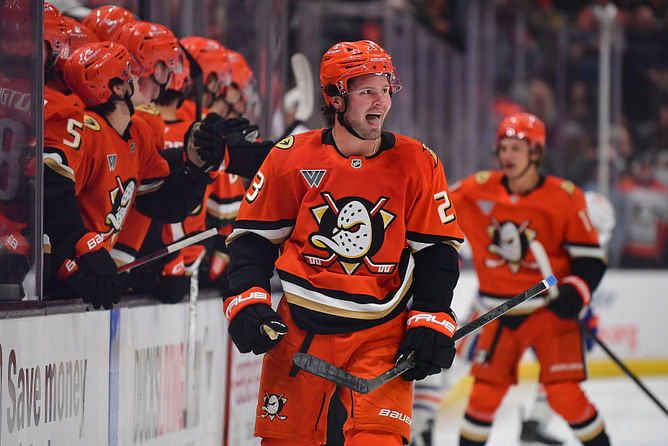 NHL analyst floats hypothetical Mason McTavish trade to Maple Leafs - "For John Tavares to pass the torch"