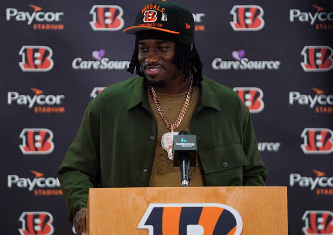 "Just shut up and play" - Mike Florio rips into Bengals for forcing Shemar Stewart to get onboard with sketchy contract terms