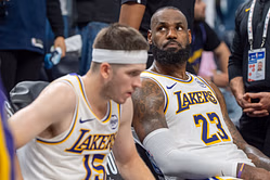 "I ain’t got nothing to talk about": LeBron James ignores broadcaster, elects to stay silent as trade rumors swirl louder than ever