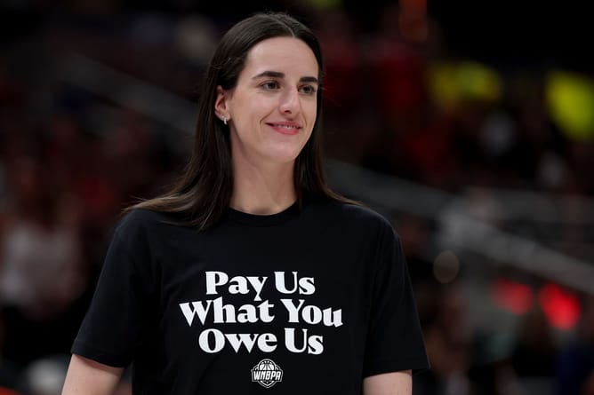 “Loses money every single year” — Ben Shapiro reacts to WNBA players wearing T-shirts reading “Pay Us What You Owe Us” during court warmups