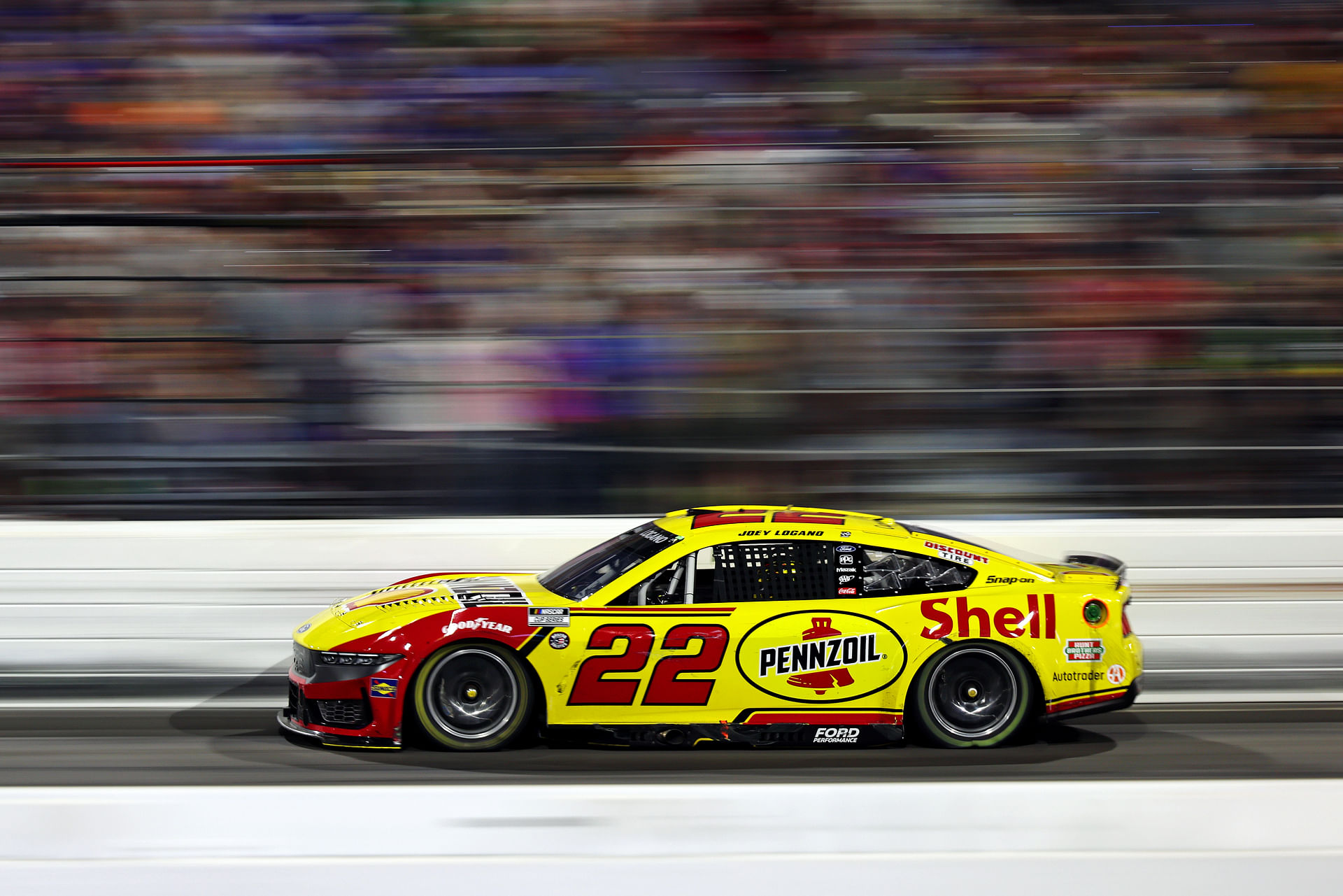 Joey Logano drives the #22 Ford Mustang for Team Penske - Source: Imagn
