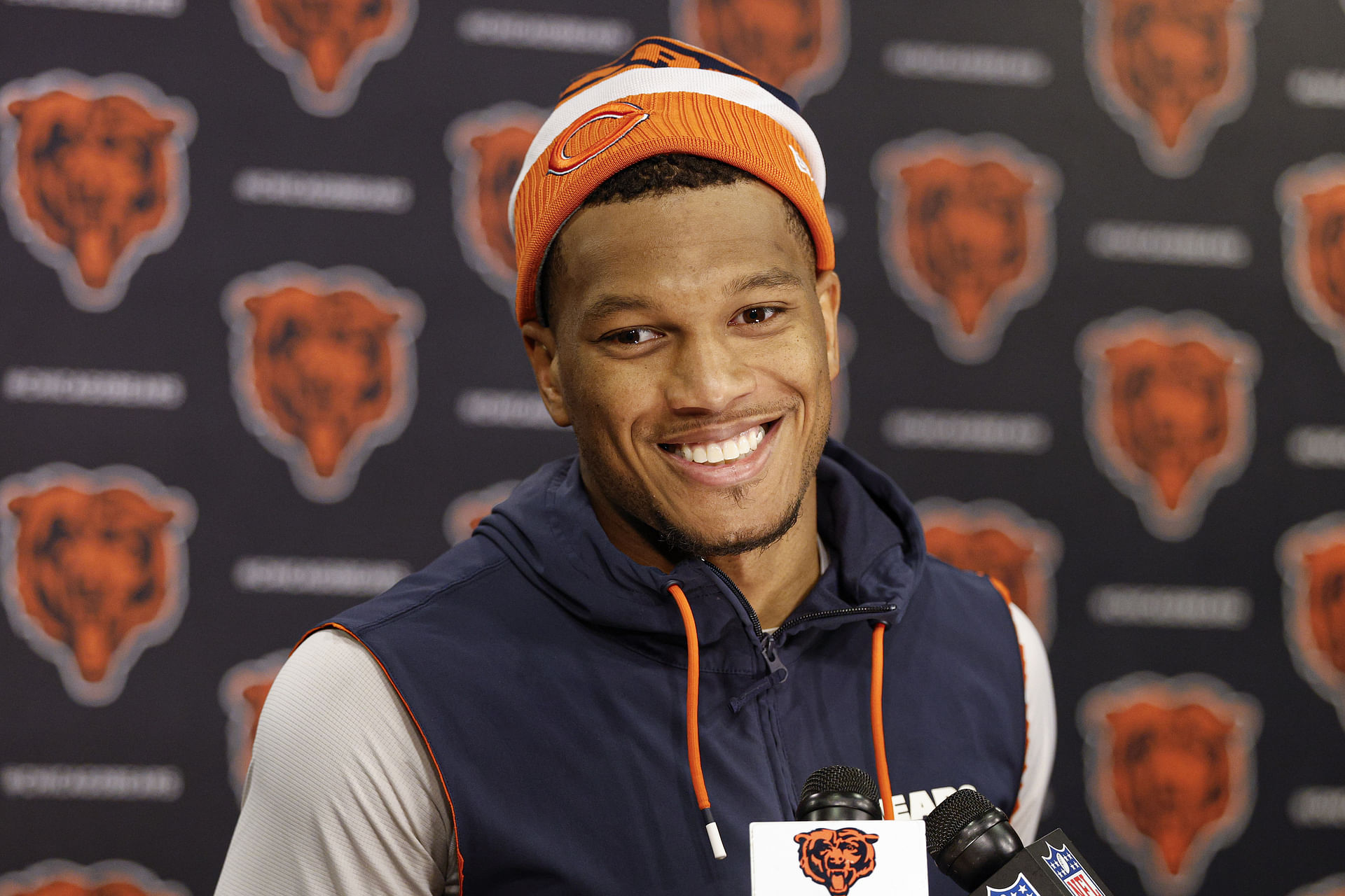 DJ Moore Fantasy Outlook: Should you draft Bears WR in 2025? thumbnail