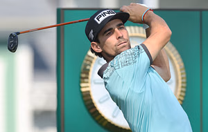 Joaquin Niemann asks $300M-worth LIV rival for 'tips' after attempting 'crazy' shot
