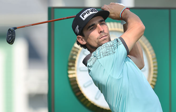 Joaquin Niemann asks $300M-worth LIV rival for 'tips' after attempting 'crazy' shot
