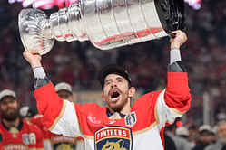 NHL trade rumors: Maple Leafs, Red Wings linked to Panthers' $12,000,000 "salary cap casualty" forward