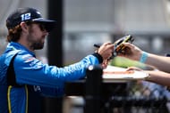 Blaney giving out autographs before the Chicago Street Race. Source: Imagn