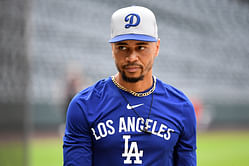 Dodgers manager Dave Roberts reveals real reason why Mookie Betts isn’t in lineup vs. White Sox