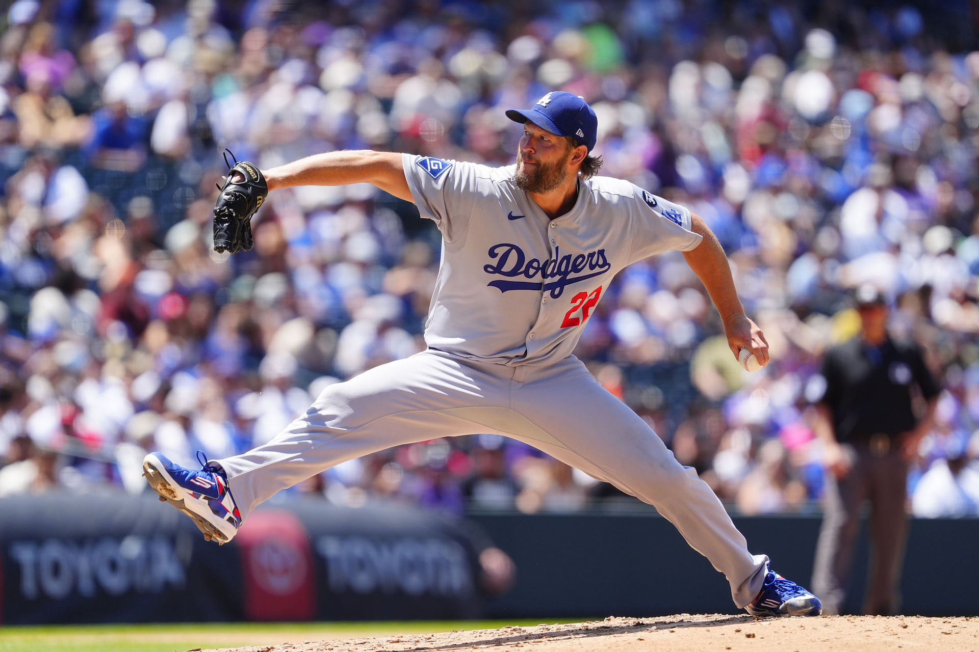 Clayton Kershaw looks poised to dominate on the mound today (Credits: IMAGN)