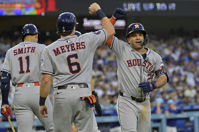 "One of the biggest crybabies" - Fans furious after ex-Dodgers pitcher Orel Hershisher brings up Astros' cheating scandal in stunning Houston win