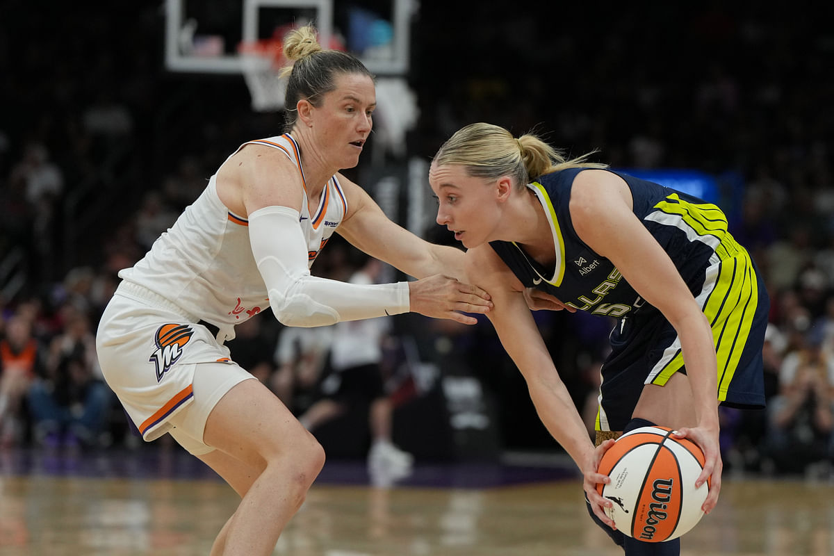 Paige Bueckers injury update: Coach Chris Koclanes provides major update after brutal elbow sends Wings star to the floor