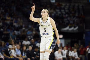 "I can be an a**hole and be proud of it": Paige Bueckers delivers gratitude filled message to Diana Taurasi after ESPYs Icon Award nod