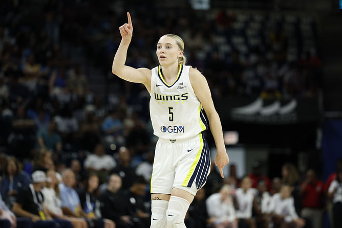 "I can be an a**hole and be proud of it": Paige Bueckers delivers gratitude filled message to Diana Taurasi after ESPYs Icon Award nod