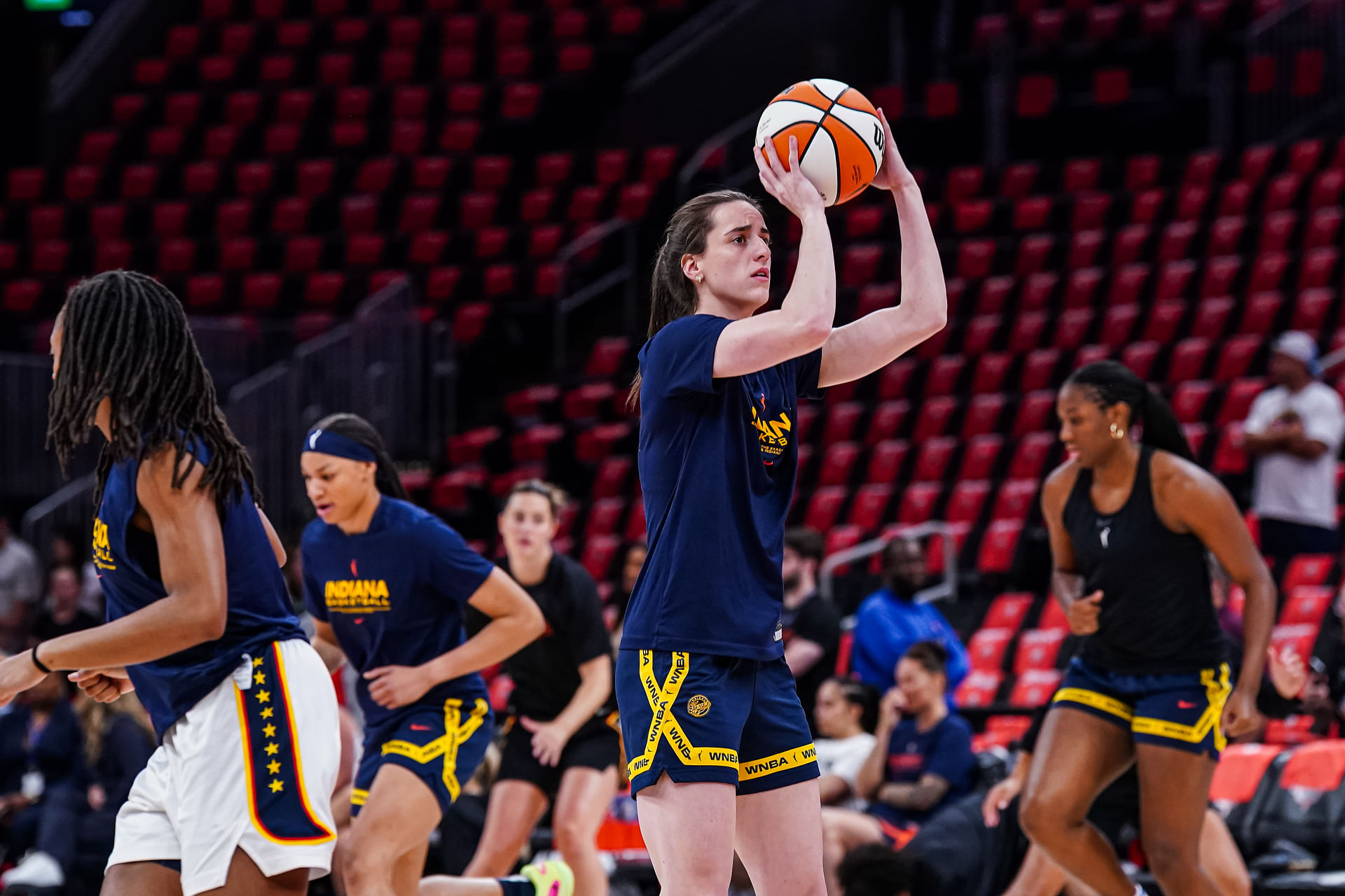 WNBA: Indiana Fever at Connecticut Sun - Source: Imagn
