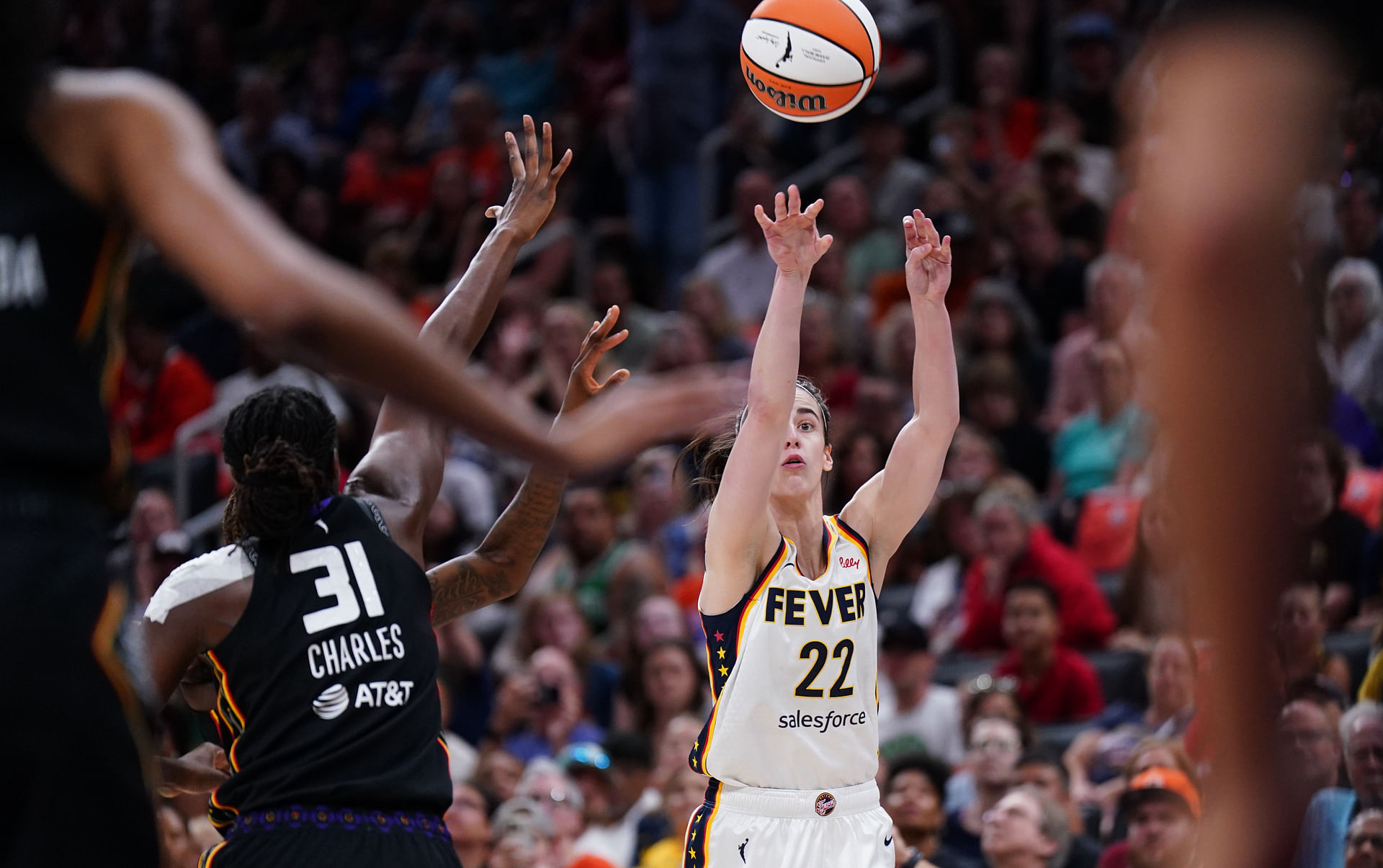 WNBA: Indiana Fever at Connecticut Sun - Source: Imagn