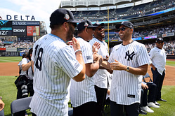Alex Rodriguez gives shoutout to Derek Jeter and former teammates with 3-word message