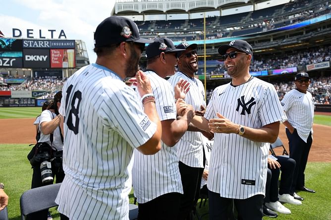 Alex Rodriguez gives shoutout to Derek Jeter and former teammates with 3-word message