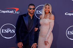 Russell Wilson gets loud support from wife Ciara and kids at Giants training camp