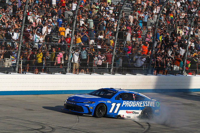 NASCAR veteran reacts to fan’s “Toyota hating mob” comment on Denny Hamlin & Kyle Busch
