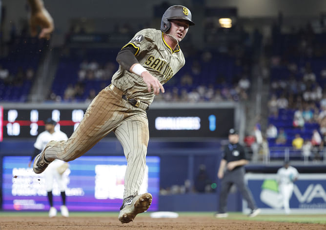 "Leiper is so bad at his job" - Padres fans call for 3B coach to be fired after Jackson Merrill's bold decision to ignore him pays off vs Marlins