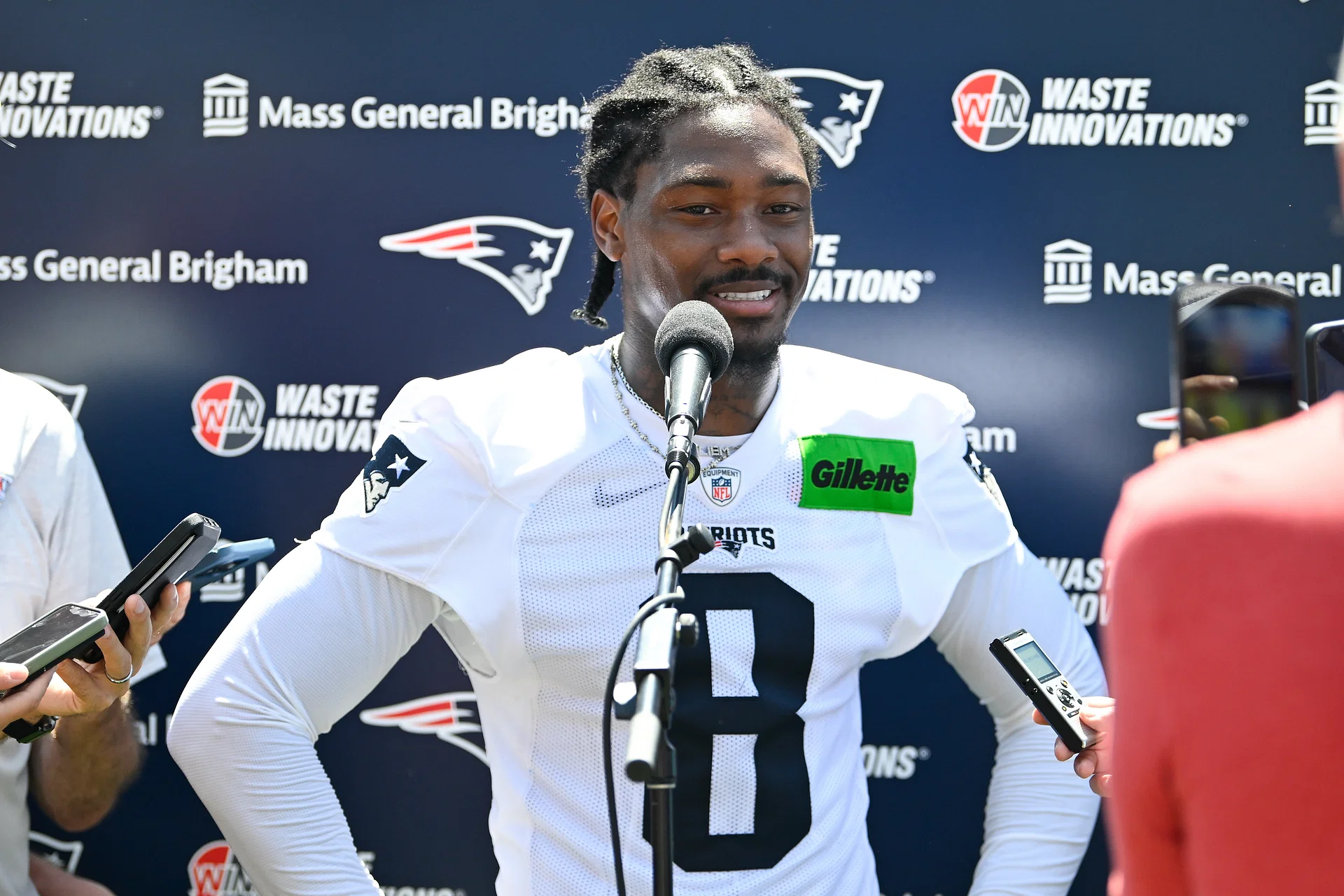 Patriots' Rhamondre Stevenson makes feelings known on Stefon Diggs impacting the RB room