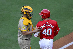 Willson Contreras HBP triggers full-blown benches-clearing scuffle during fiery Padres-Cardinals showdown