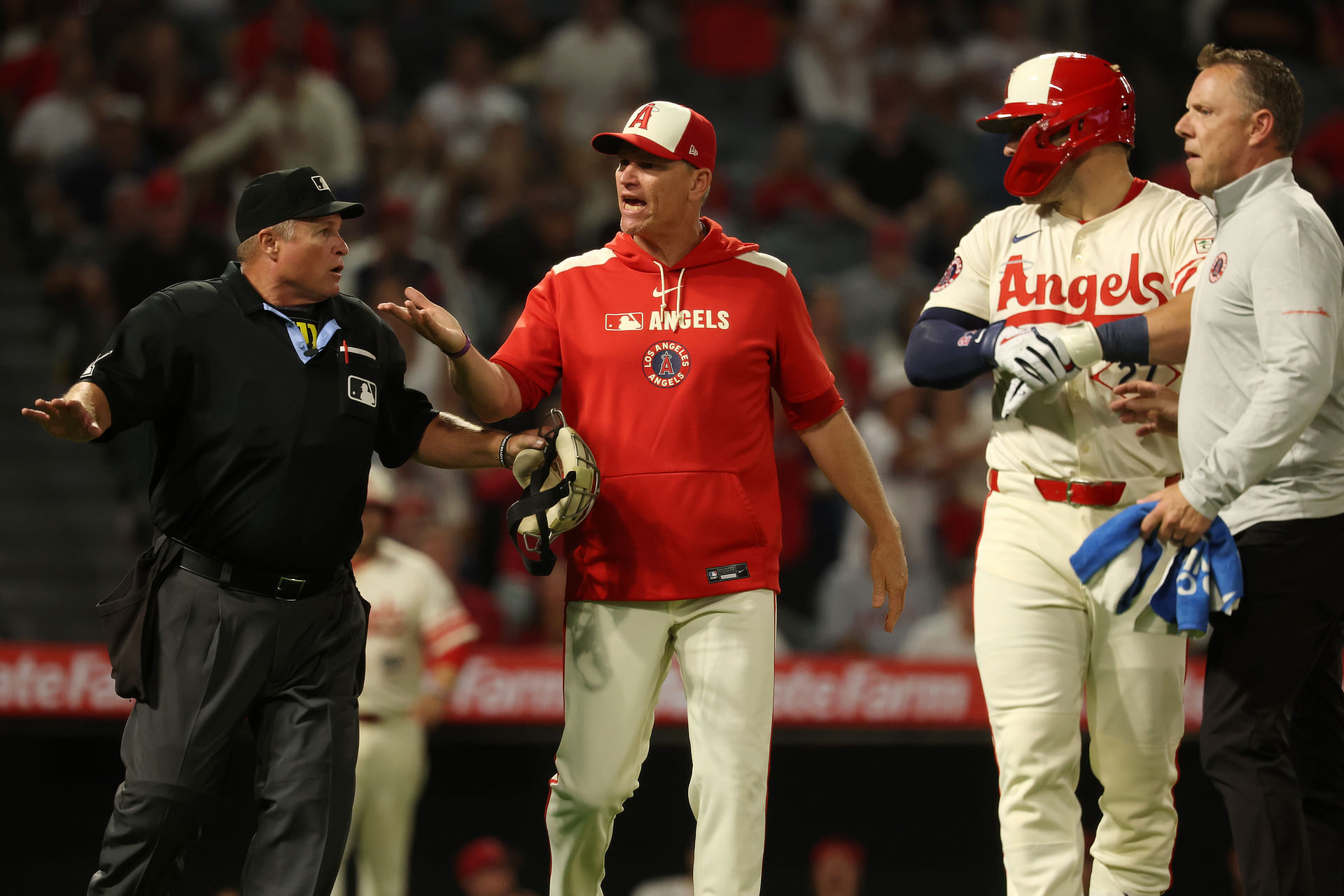 MLB: Texas Rangers at Los Angeles Angels - Source: Imagn