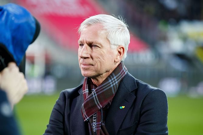 "I think he should go to Spurs" - Alan Pardew believes Arsenal target to join Tottenham instead for one key reason