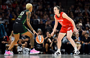 "I'm sad, I wanted to be on her live stream": Caitlin Clark makes heartfelt plea to $355,000 star after missed draft opportunity