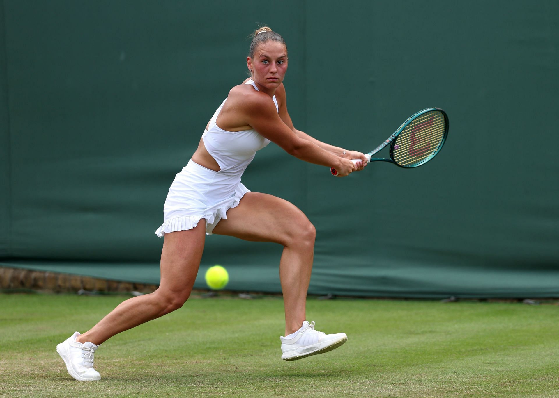 Marta Kostyuk in action in R1. (Source: Getty)