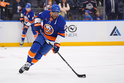 Islanders HC Patrick Roy plans face-to-face apology after calling $14,000,000 forward 'god awful' last season