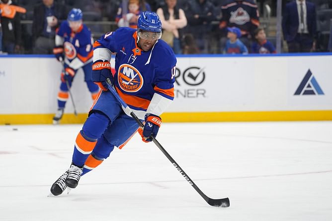 Islanders HC Patrick Roy plans face-to-face apology after calling $14,000,000 forward 'god awful' last season