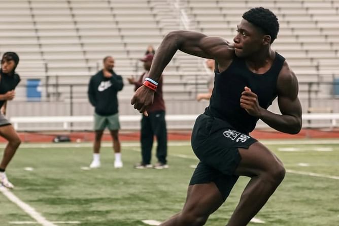 "Big mistake" - CFB fans mock Kosi Okpala after 4-star LB ditches Penn State, Miami and commits to Texas