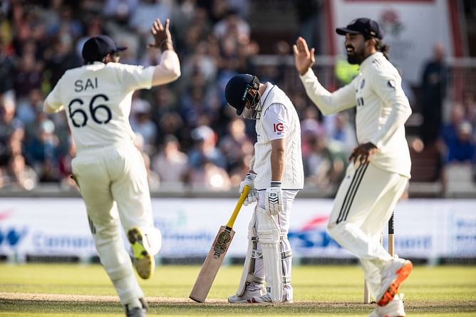 "Udhar try karne de na isse acha" - KL Rahul's interesting advice to bowler on Day 2 of ENG vs IND 2025 4th Test [Watch]