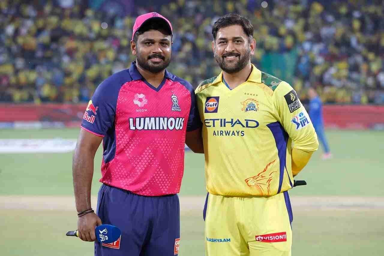 CSK might be looking at Sanju Samson (left) as a potential replacement for MS Dhoni. [P/C: iplt20.com]