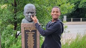 Texas legend Vince Young in splits over son Jordan tampering with his bust at Longhorns' memorabilia of 2005 national championship
