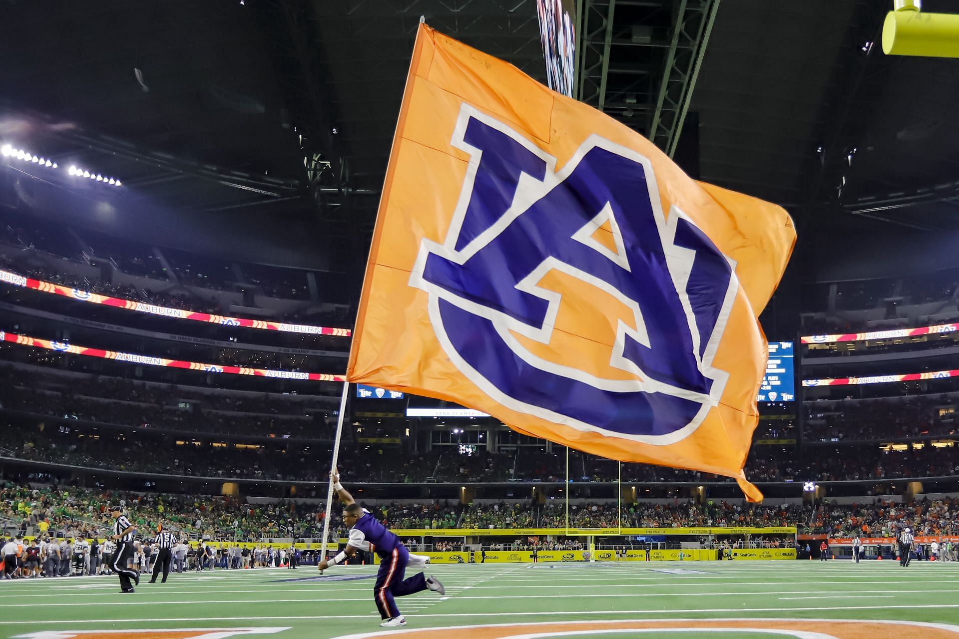 COLLEGE FOOTBALL: AUG 31 AdvoCare Classic - Oregon v Auburn - Source: Getty
