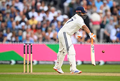 Former cricketer slams India's team management as Rishabh Pant walks out to bat with fractured toe on Day 2 of ENG vs IND 2025 4th Test
