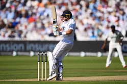 "Jad se ukhad denge" - When a legendary Bollywood actor hilariously trolled England's Joe Root