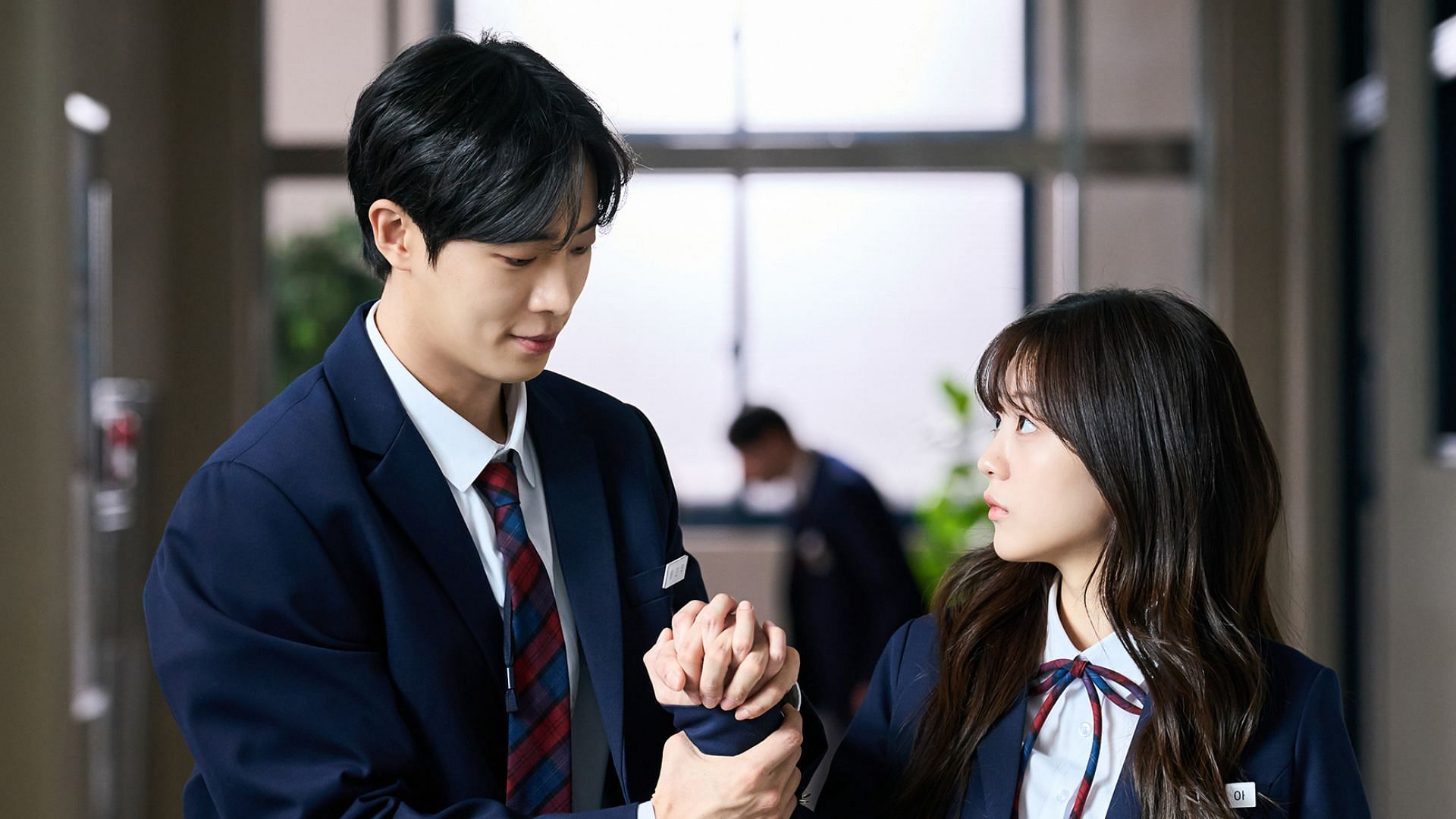 Stills from Head Over Heels (Images Via X/@cjndrama) 
