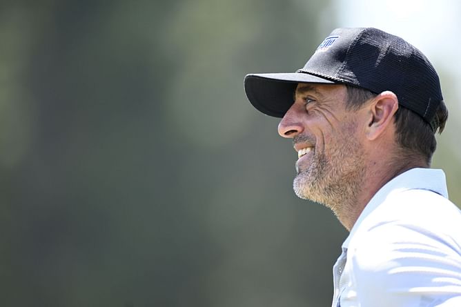 Aaron Rodgers dodges apologizing with blunt response after nearly hitting child with golf club at 2025 ACC Golf Championship [VIDEO]