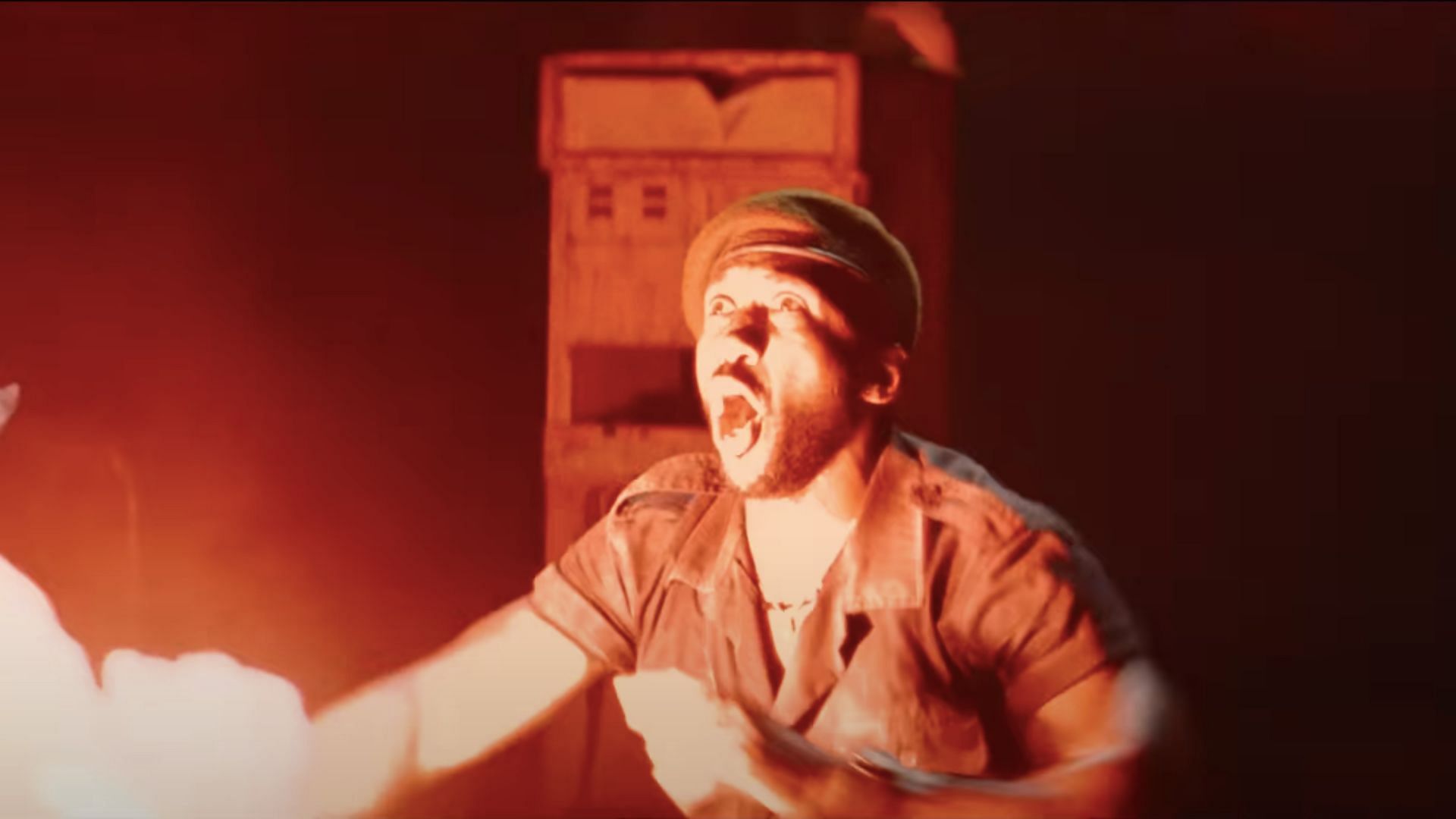 Ali has a Goldblum moment (Image via YouTube/ Universal Pictures)