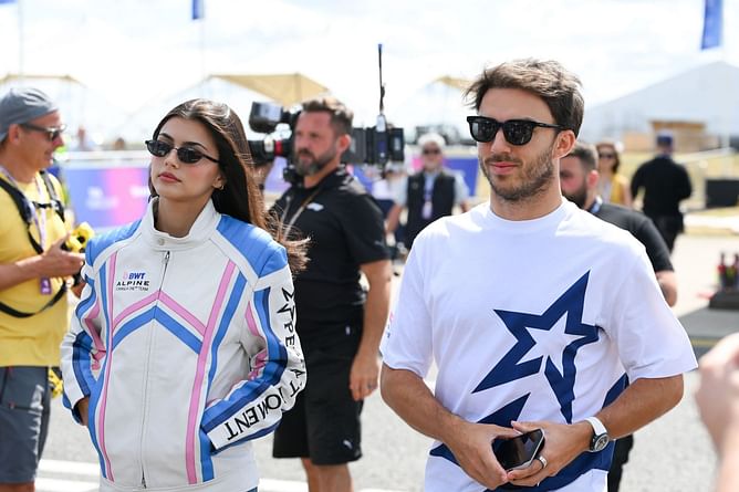Kika Gomes drops a one-word reaction to Pierre Gasly's post featuring the couple