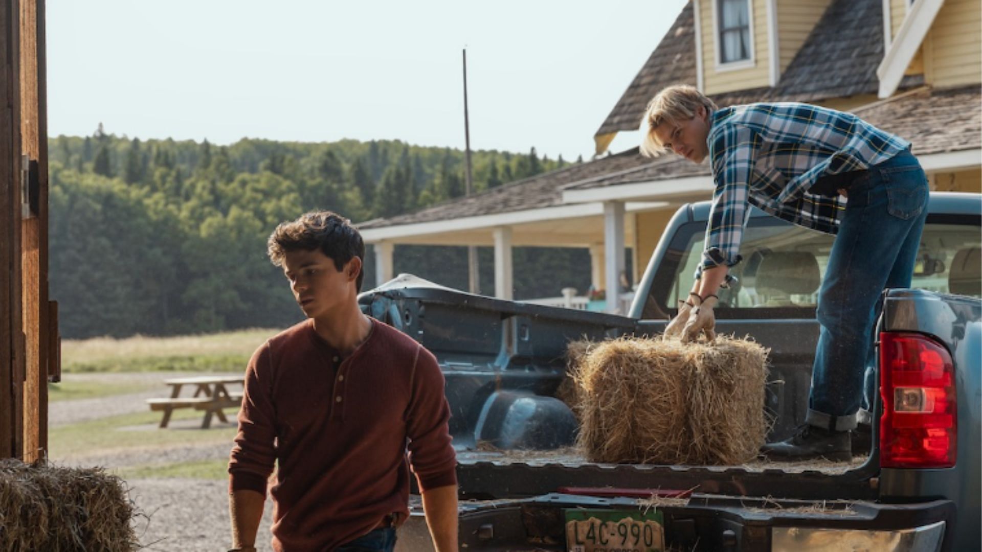 Ashby Gentry as Alex and Noah LaLonde as Cole in the series (Image via Tudum/Netflix)