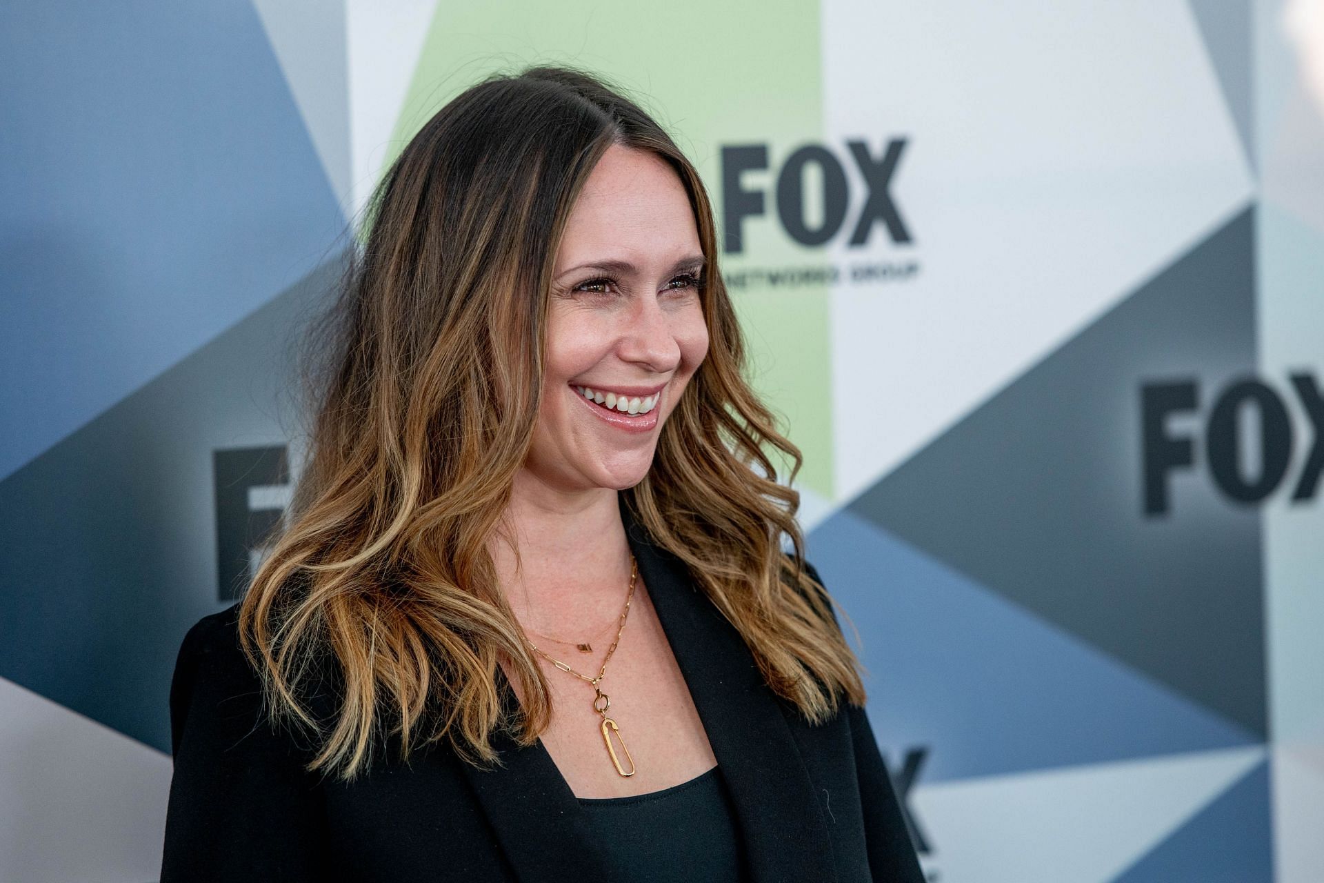  Jennifer Love Hewitt attends the 2018 Fox Network Upfront at Wollman Rink, Central Park on May 14, 2018 in New York City. (Photo by Roy Rochlin/Getty Images)