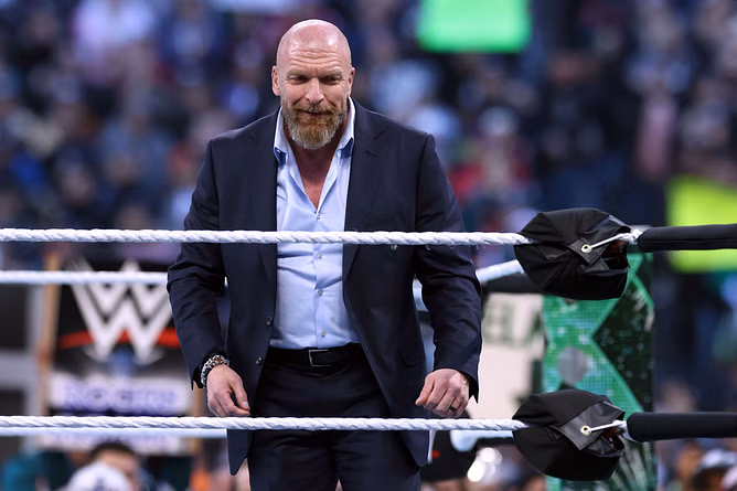 Triple H to turn one of WWE's biggest stars heel on RAW this week due to massive reason? Potential explored
