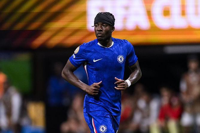 Murals outside Emirates stadium vandalized as Arsenal agree deal to sign Noni Madueke from London rivals Chelsea