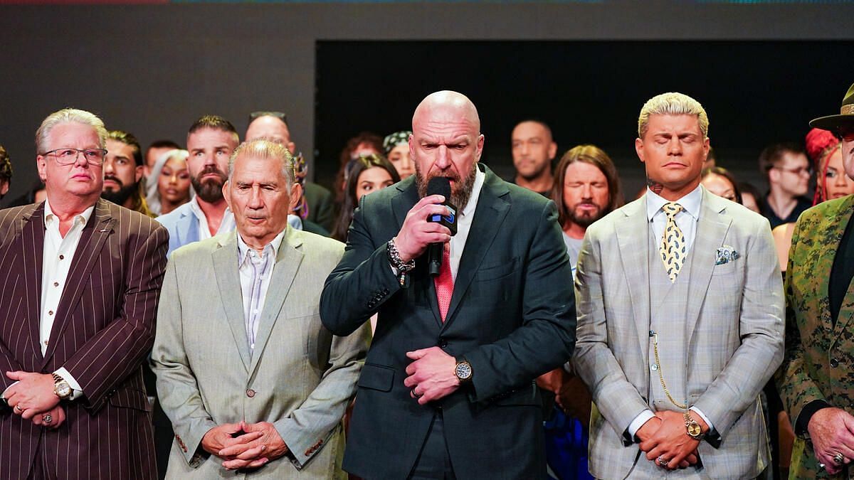 The 10-bell salute to Hulk Hogan 