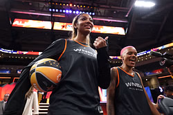 "Can’t open social platforms without being called ugly bald headed b*tch": Courtney Williams reacts to detractors' jabs following Angel Reese defense