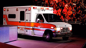 Major WWE name undergoes knee surgery